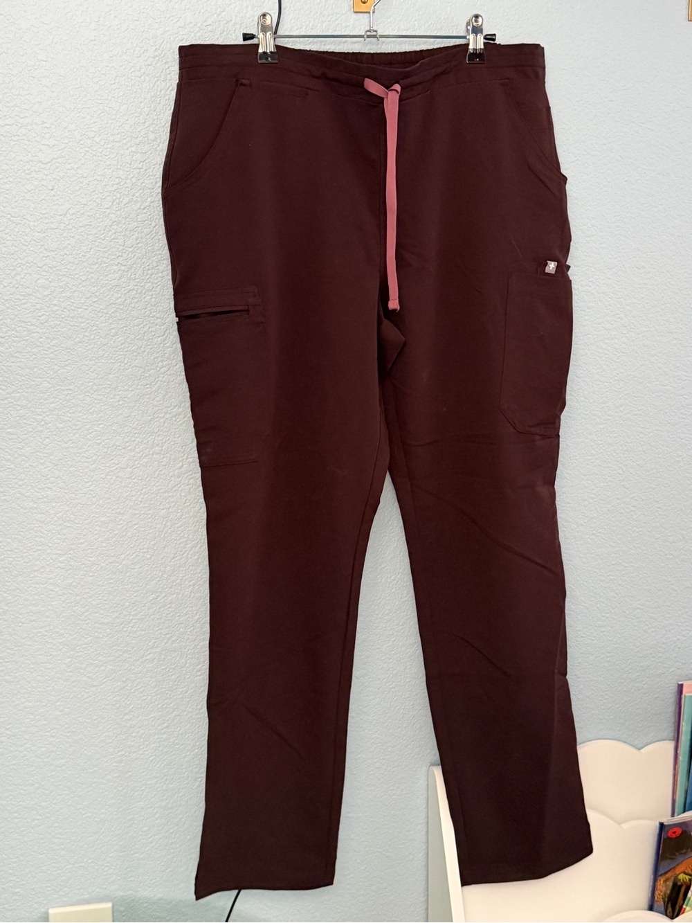 Figs Women's espresso yola high rise Scrub Pants